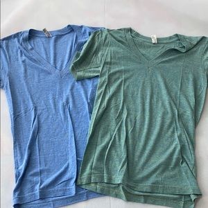 Short sleeve V necks